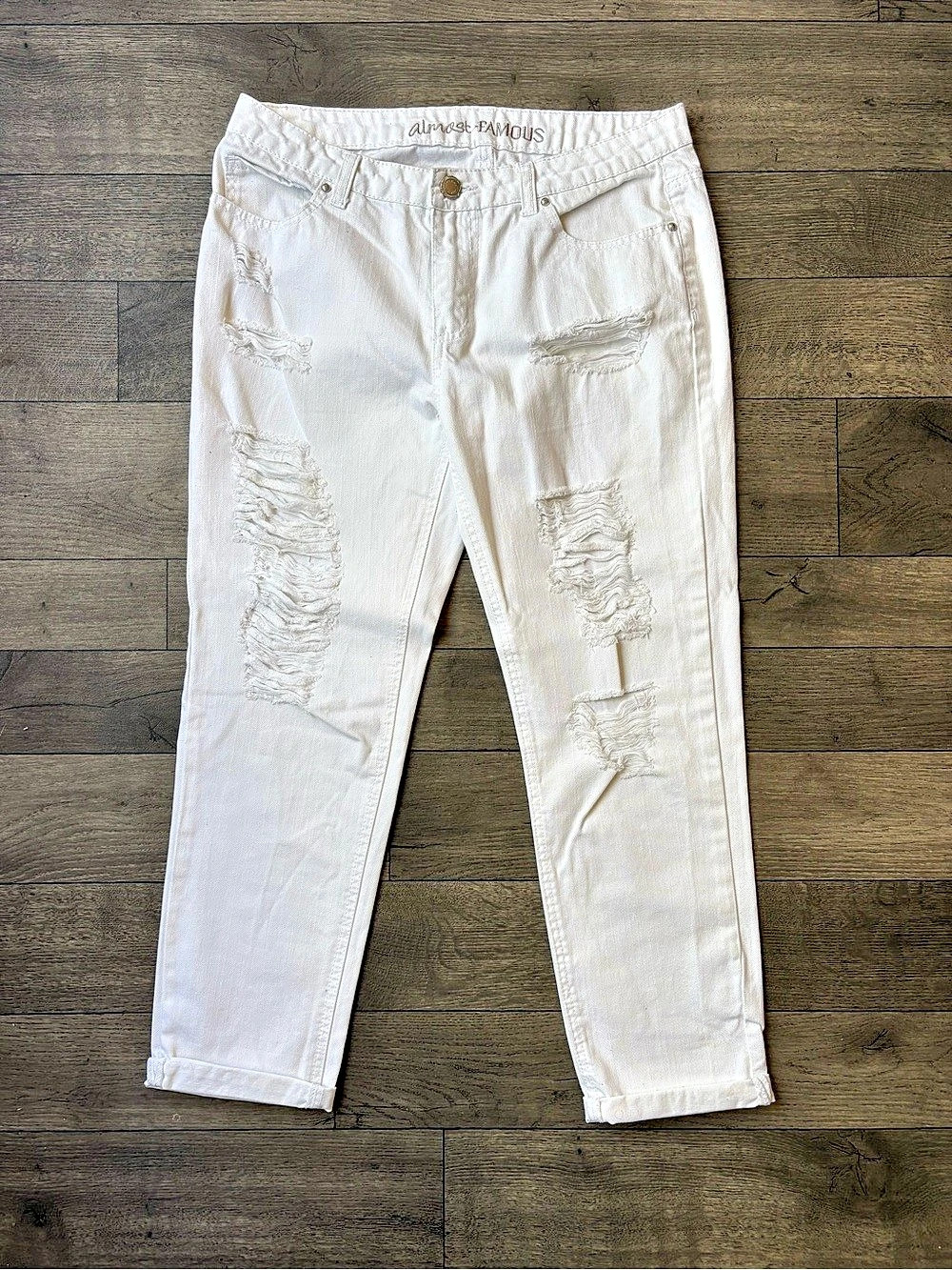 Almost Famous Distressed Capri Skinny Jeans in White Size 9